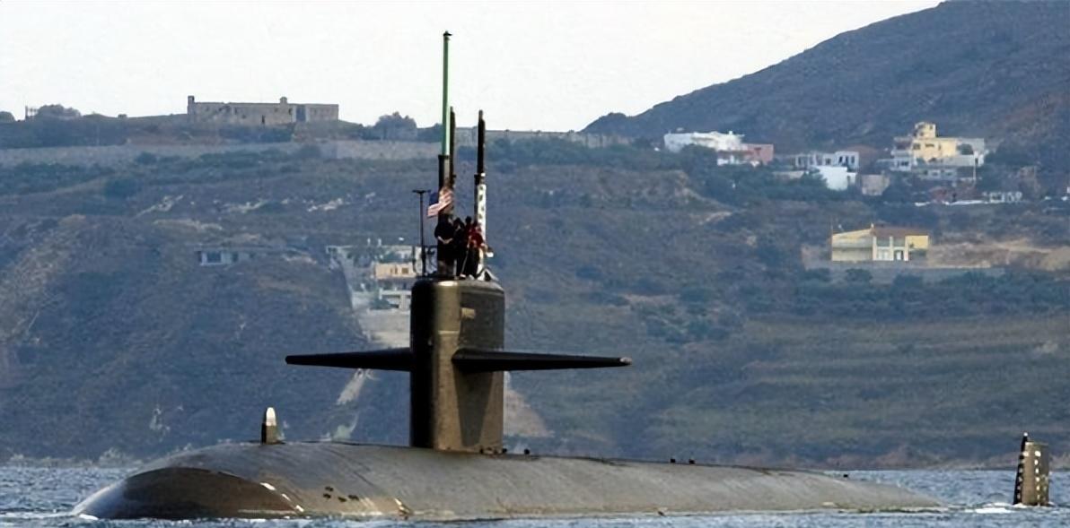 美三艘核潜艇遭神秘爆炸波及浮出水面，揭示事件真相与背后深层意义，美三艘核潜艇遭遇神秘爆炸波及浮出水面，事件真相及其深层影响