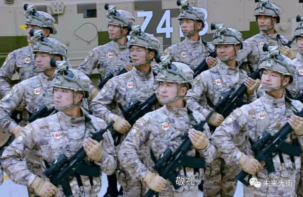星空迷彩服介绍，时尚与军事的完美融合，星空迷彩服，时尚与军事的跨界融合之美