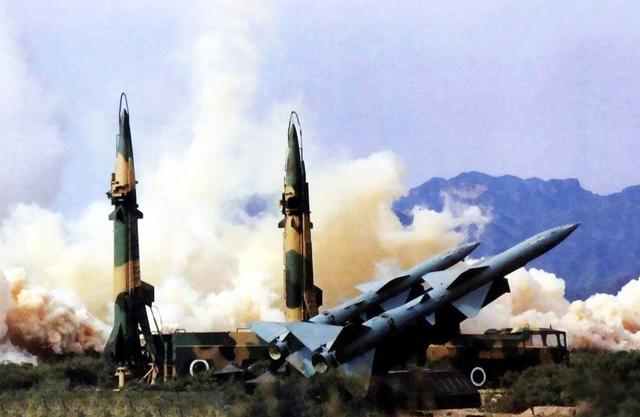 中国导弹发展史图片，回顾辉煌历程，展望未来发展，中国导弹发展史回顾，辉煌历程与未来展望的图片展示