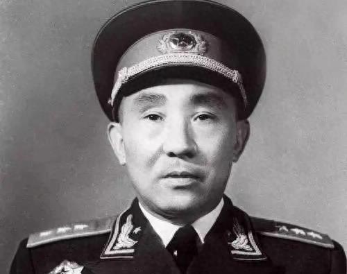 英勇无畏的领导者——记第十四集团军刘师长,英勇领导者刘师长——第十四集团军传奇人物风采