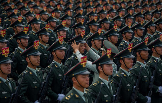 阅兵队列，展现国家力量与荣耀的仪式，阅兵仪式，展现国家力量与荣耀的盛大场面