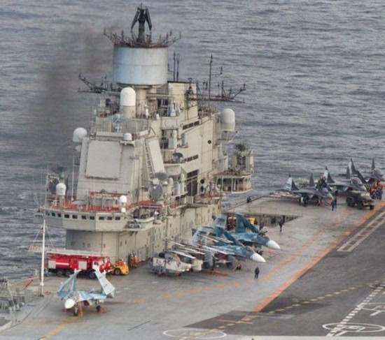 瓦良格号与库兹涅佐夫号的最后合影,一段历史的见证与回忆,瓦良格号与库兹涅佐夫号的最后合影,历史见证与回忆的交汇点