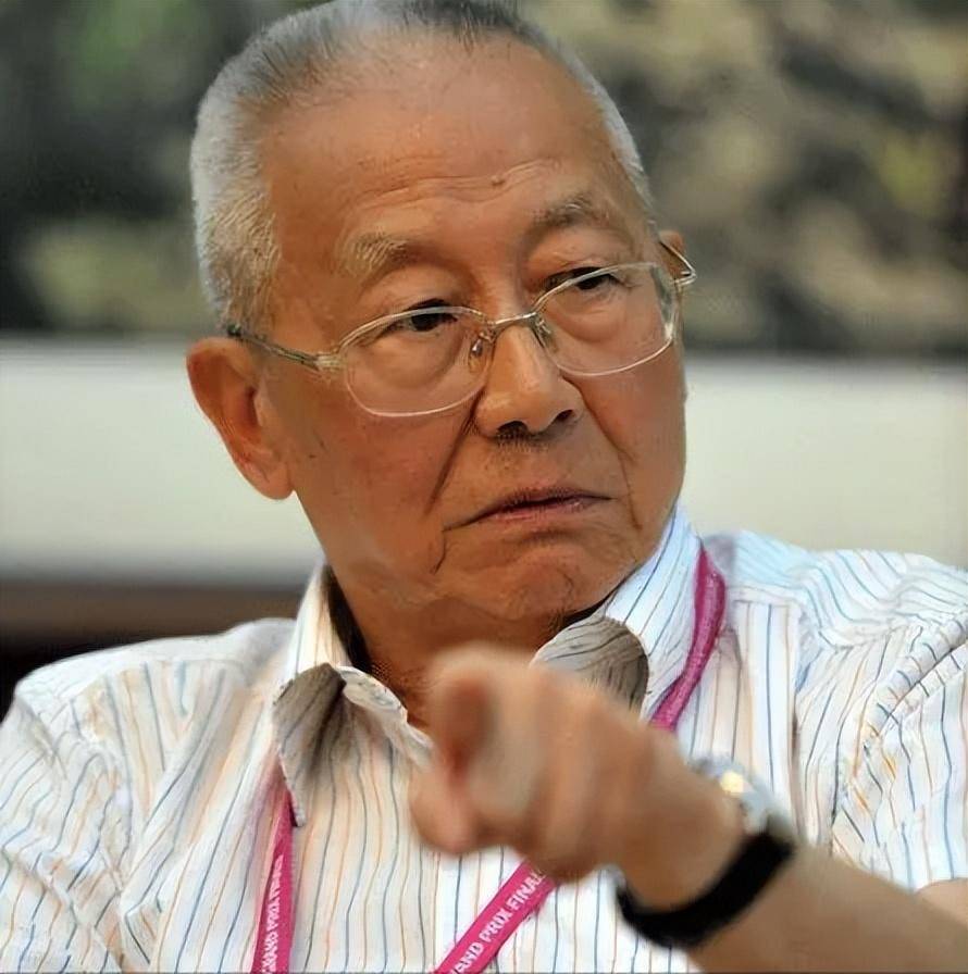 魏纪中，体育界的卓越领导者与改革先锋，魏纪中，体育界的领航者与改革先锋