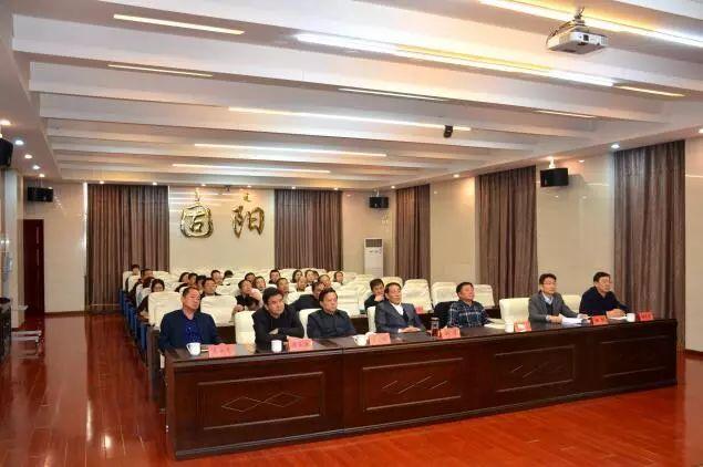 部队改革背景下部队正式职工的未来路径与应对策略，部队改革背景下正式职工的未来路径探索与应对策略