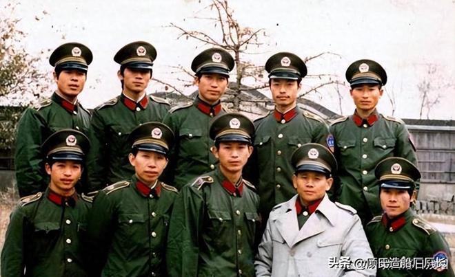 探索中国警服历史,深入了解83式警服,中国警服历史探索,揭秘83式警服的不凡历程