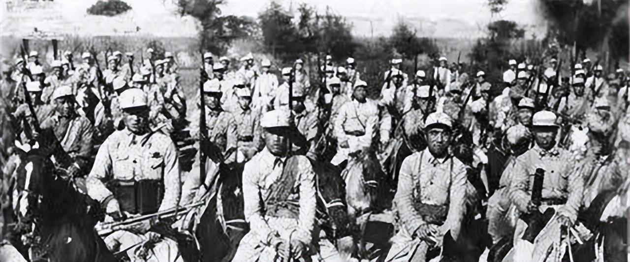 美女诱惑士兵,历史与文化的交织视角,美女诱惑士兵,历史与文化视角下的交织探讨