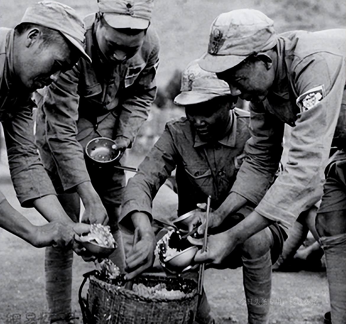 美女诱惑士兵,历史与文化的交织视角,美女诱惑士兵,历史与文化视角下的交织探讨