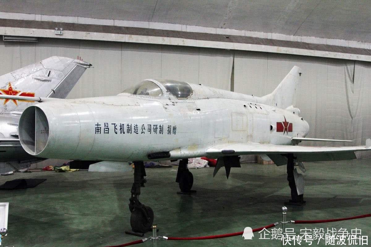 歼-12为何日渐老旧，探究其历史背景与技术现状，歼-12日渐老旧背后的历史背景与技术现状探究