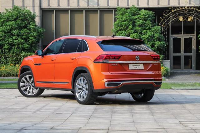 建造航母的荣光与牺牲,一位工程师的壮丽篇章,航母荣光与工程师的壮丽篇章,建造背后的牺牲与荣耀