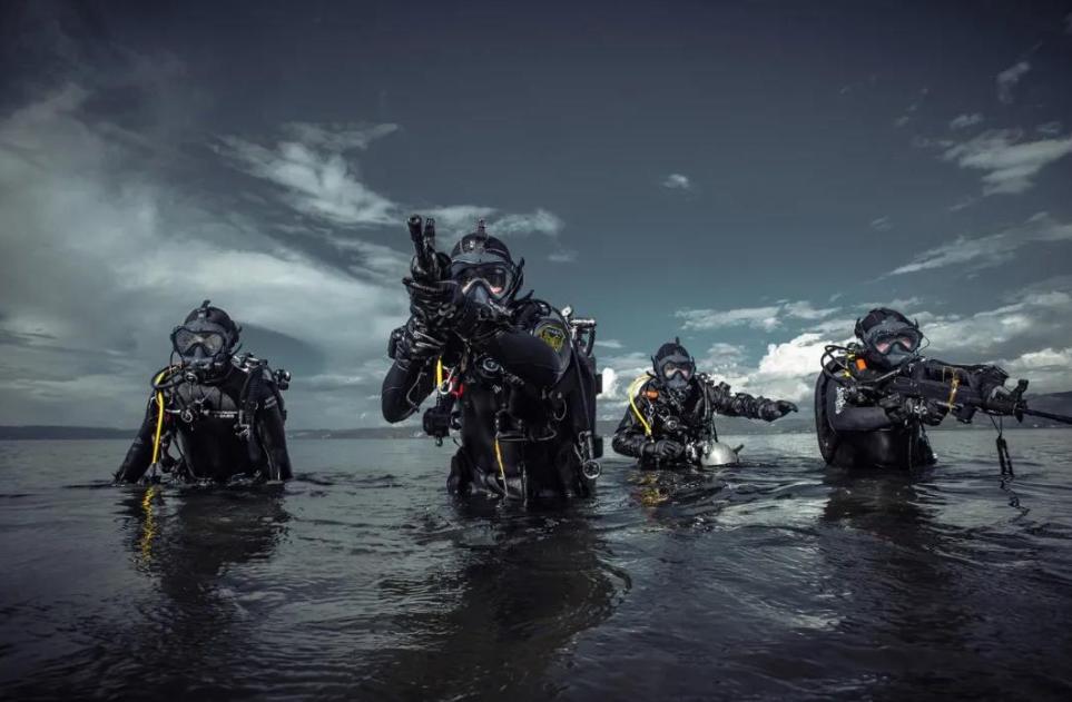 探索未知,关于21式荒漠迷彩与星空迷彩的探讨,揭秘未知领域,探索21式荒漠迷彩与星空迷彩的魅力