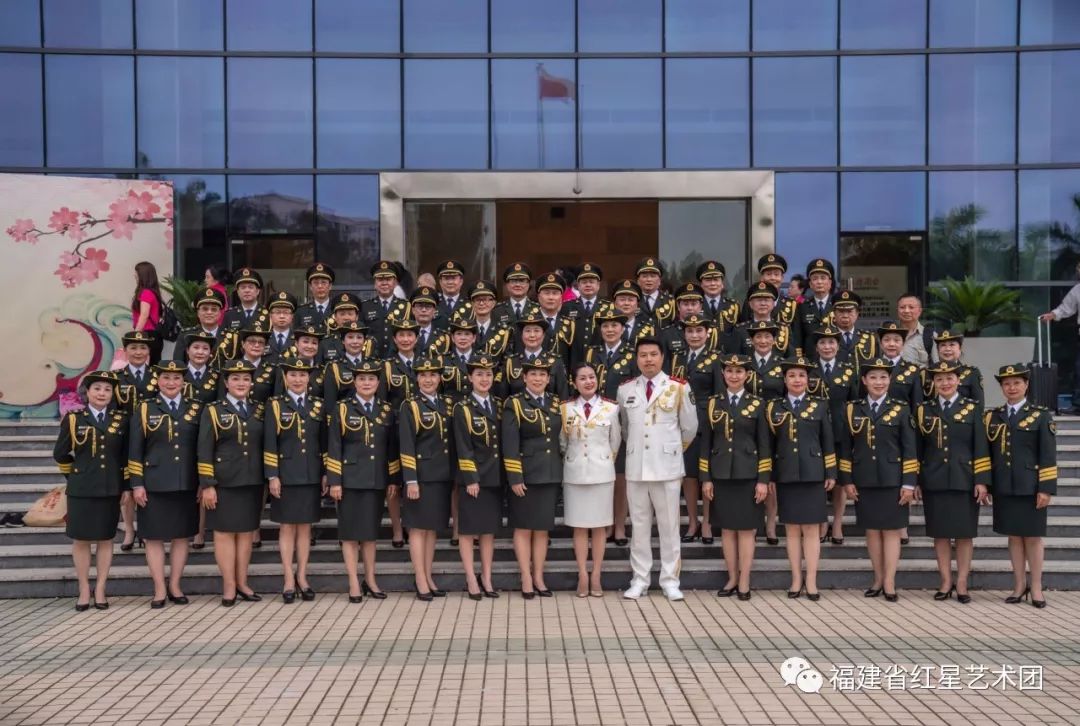 解放军艺术学院红星合唱团，音乐与荣耀的交响，解放军艺术学院红星合唱团，音乐与荣耀的交响演绎