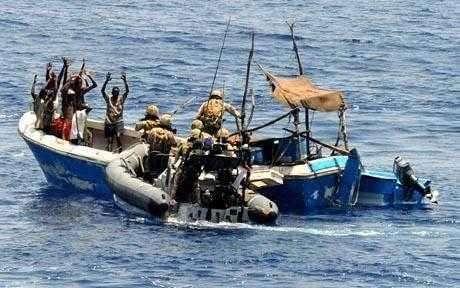 海军如何处置海盗,国际安全的重要一环,海军处置海盗行动,国际安全的关键环节