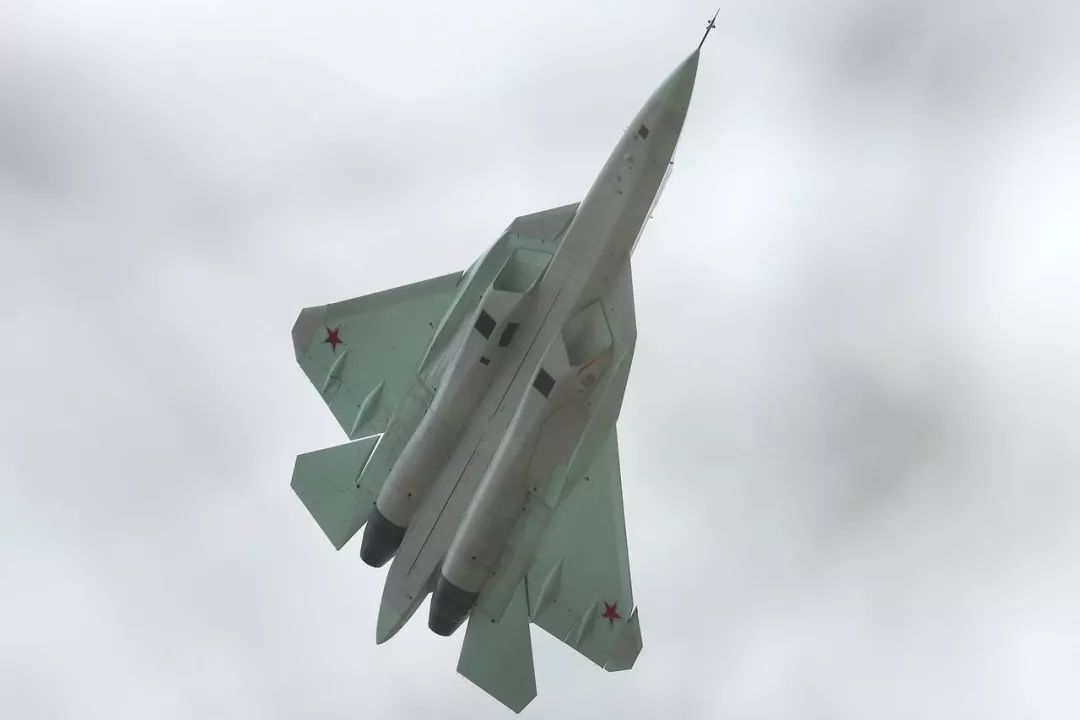 西方军事评论家，洞察军事变革的智者，西方军事评论家，军事变革的洞察智者