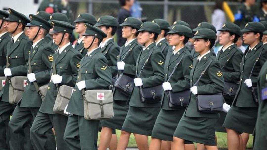 世界各国女兵阅兵图片，展现力量与荣耀，全球女兵阅兵风采，力量与荣耀的展现