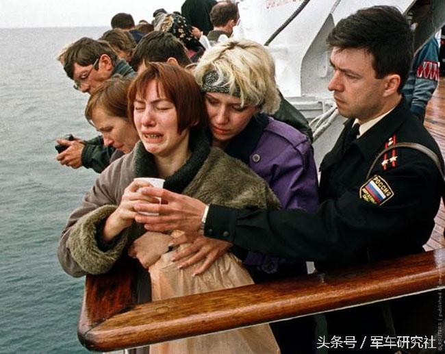 揭秘,揭秘全球首艘百吨级潜艇的奥秘,全球首艘百吨级潜艇深度揭秘,探索奥秘之旅