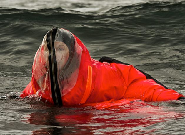 揭秘,揭秘全球首艘百吨级潜艇的奥秘,全球首艘百吨级潜艇深度揭秘,探索奥秘之旅