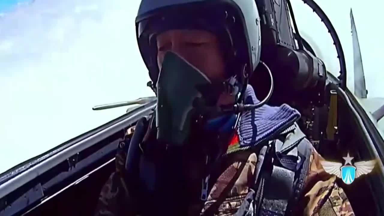 中国空军电影片段,英勇无畏的天空守护者,中国空军电影片段,英勇无畏的天空卫士