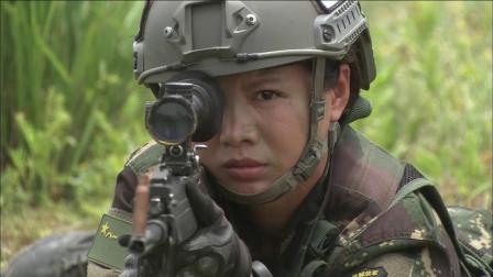 中国特种兵中的肌肉女战士，力量与柔美的完美结合，中国特种兵中的肌肉女战士，力量与柔美的极致融合