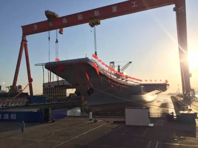 中国海军新里程碑，003航母下水仪式隆重举行，中国海军新里程碑，003航母下水仪式盛大举行