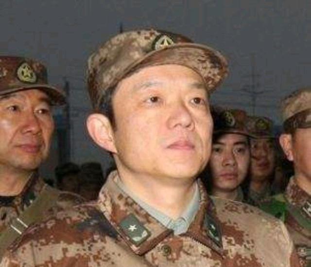 现役最年轻的军长,青春热血铸军魂,青春热血铸就军魂,现役最年轻的军长风采展露