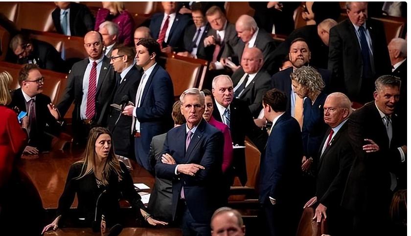 日本宣布航母强闯中俄军演,地区安全的微妙变化,日本航母强闯中俄军演,地区安全局势微妙变化之际的紧张态势