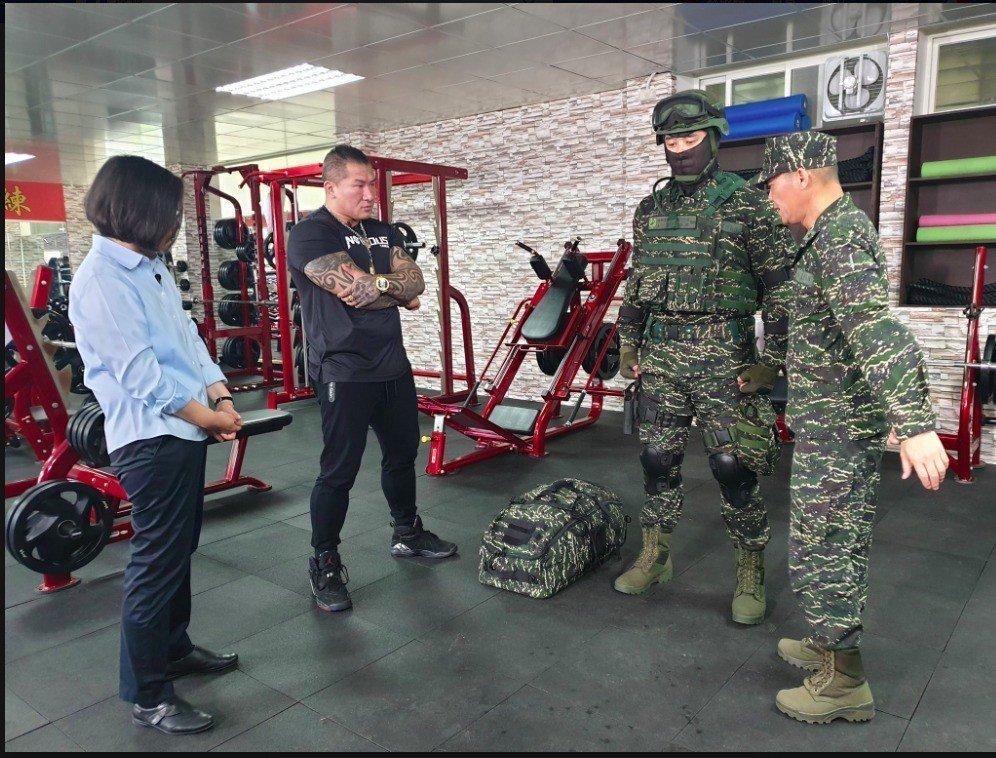 中央军事频道女主持,闪耀荧屏的巾帼英雄,中央军事频道女主持,荧屏上的巾帼英雄风采