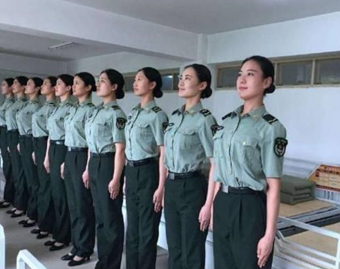 部队女兵服装，展现力量与荣耀的象征，部队女兵服装，力量与荣耀的彰显