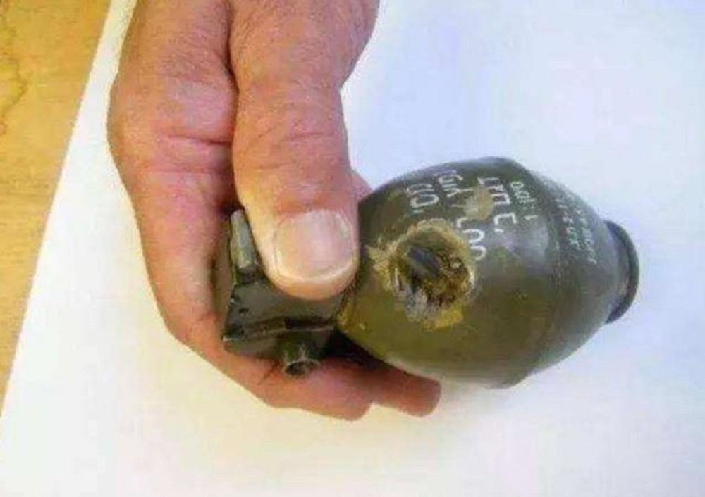 关于女性身体安全与手雷携带的警示性探讨,女性身体安全与手雷携带警示,探讨安全威胁与应对策略