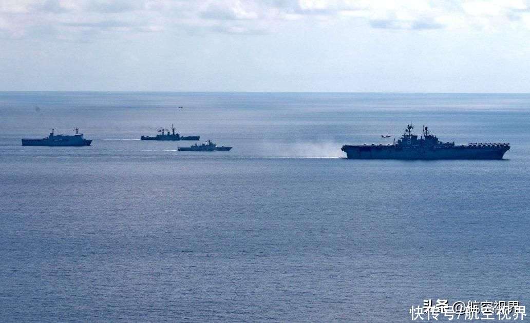 我军舰进入台海，捍卫主权，展示决心，我军舰进入台海，坚决捍卫主权，展示坚定决心