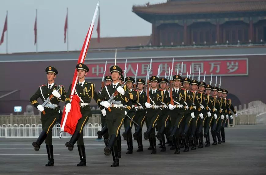 国旗护卫队，武警还是解放军？，国旗护卫队的身份揭秘，武警还是解放军？