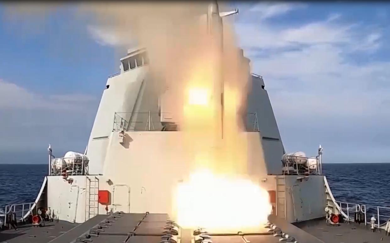 鹰击12与鹰击18,两款反舰导弹的区别分析,鹰击12与鹰击18反舰导弹的区别解析