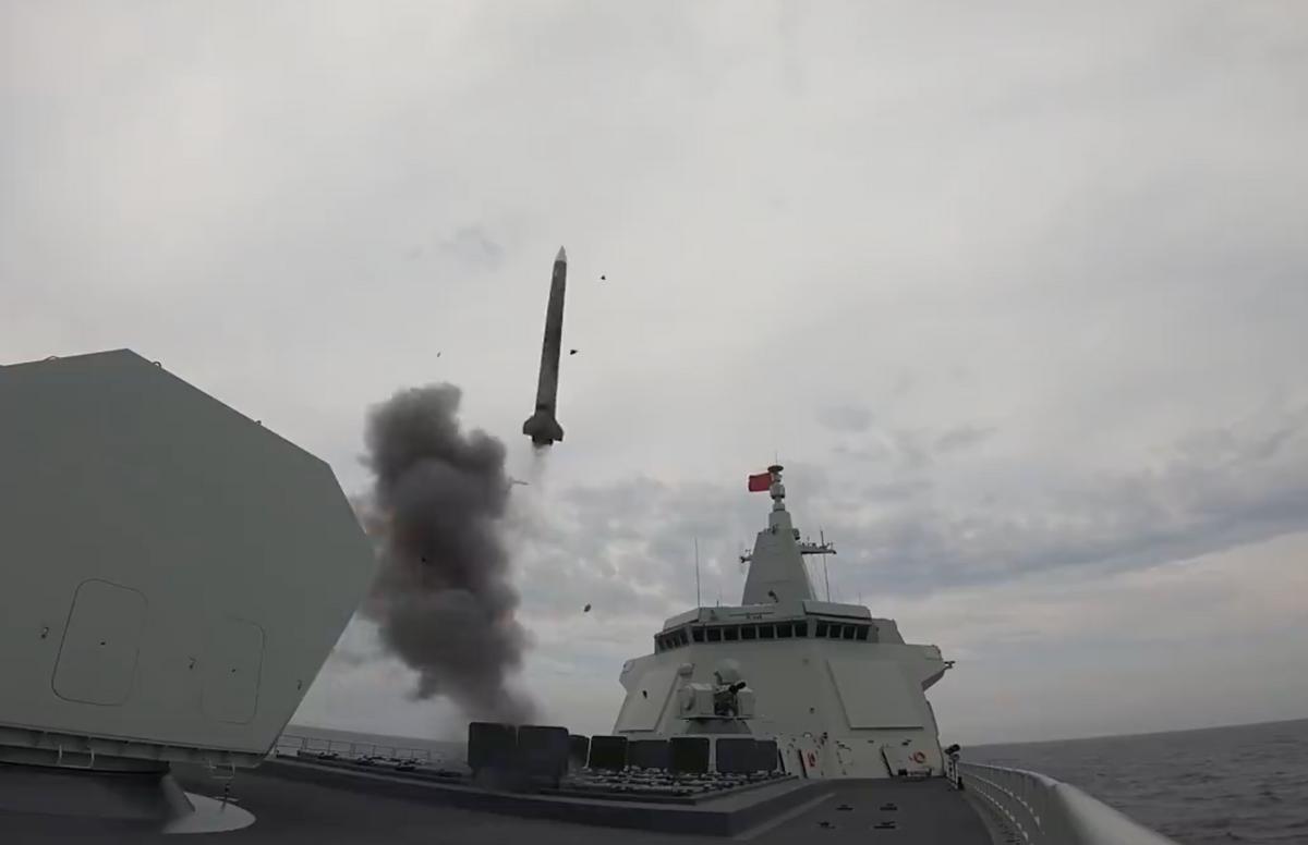 鹰击12与鹰击18,两款反舰导弹的区别分析,鹰击12与鹰击18反舰导弹的区别解析