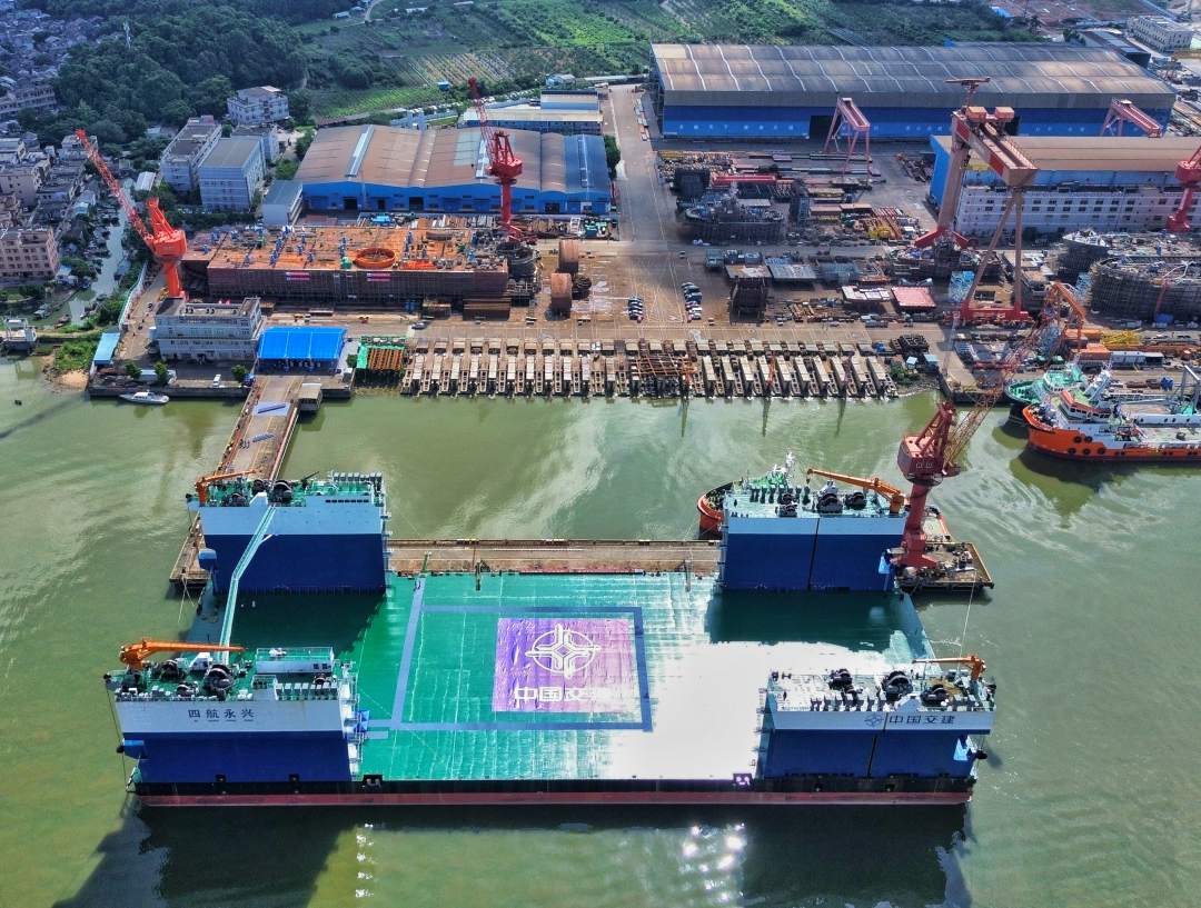 中国巨型半潜驳船,引领新一代海上巨无霸,中国新一代海上巨无霸,巨型半潜驳船引领潮流