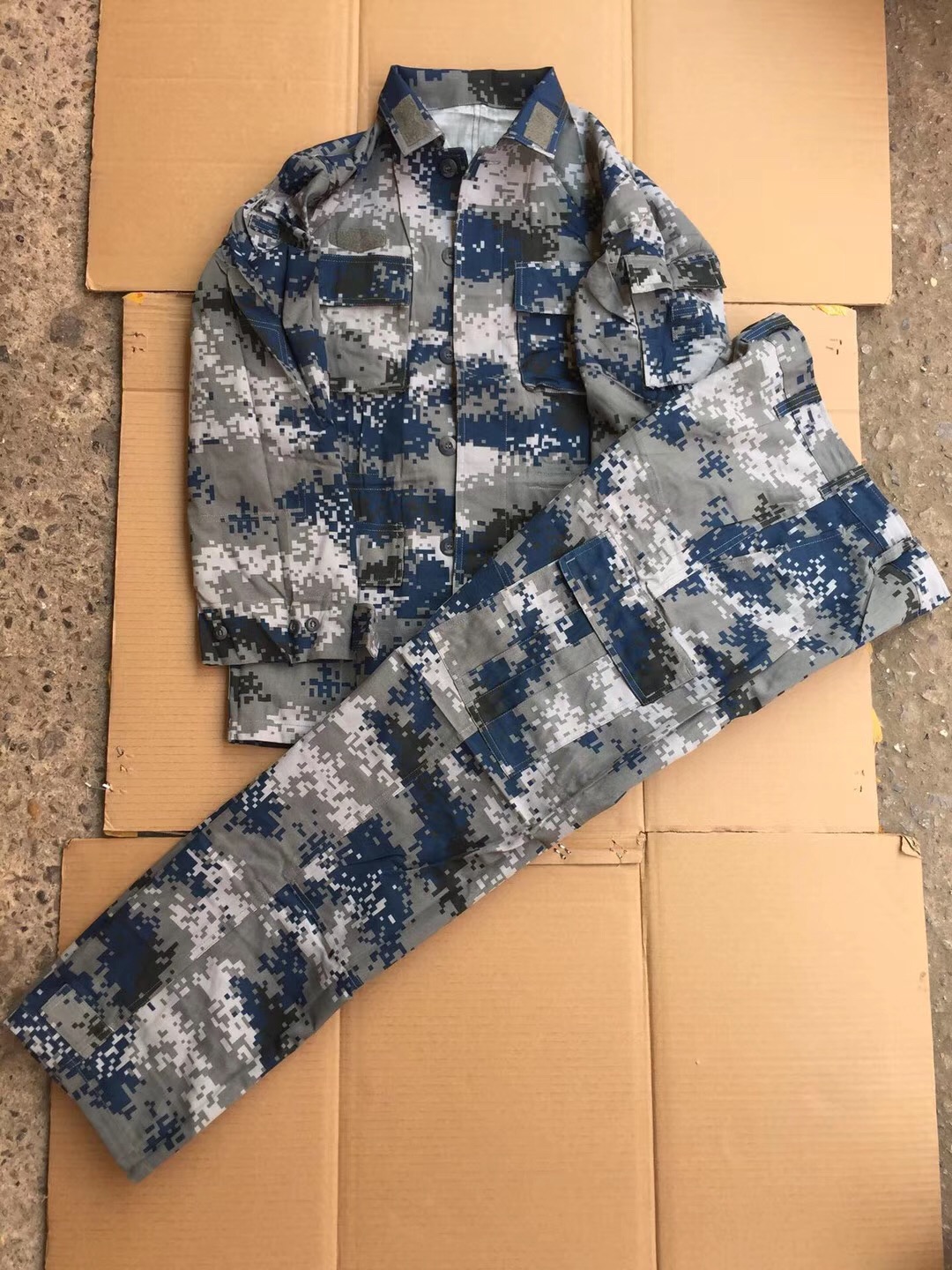 探索天空迷彩服，图片背后的故事与时尚趋势，探索天空迷彩服，背后的故事与时尚趋势揭秘