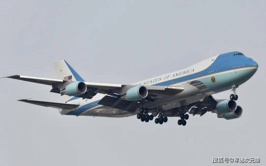 空军一号内部图片揭秘,豪华与科技的完美结合,空军一号内部揭秘,豪华与科技的融合典范