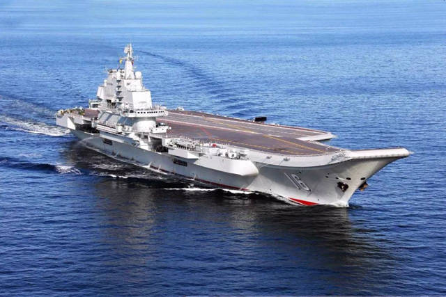 辽宁舰前身瓦良格号的艰难回国路,瓦良格号归国之旅,辽宁舰的前身历经艰辛终于回归之路