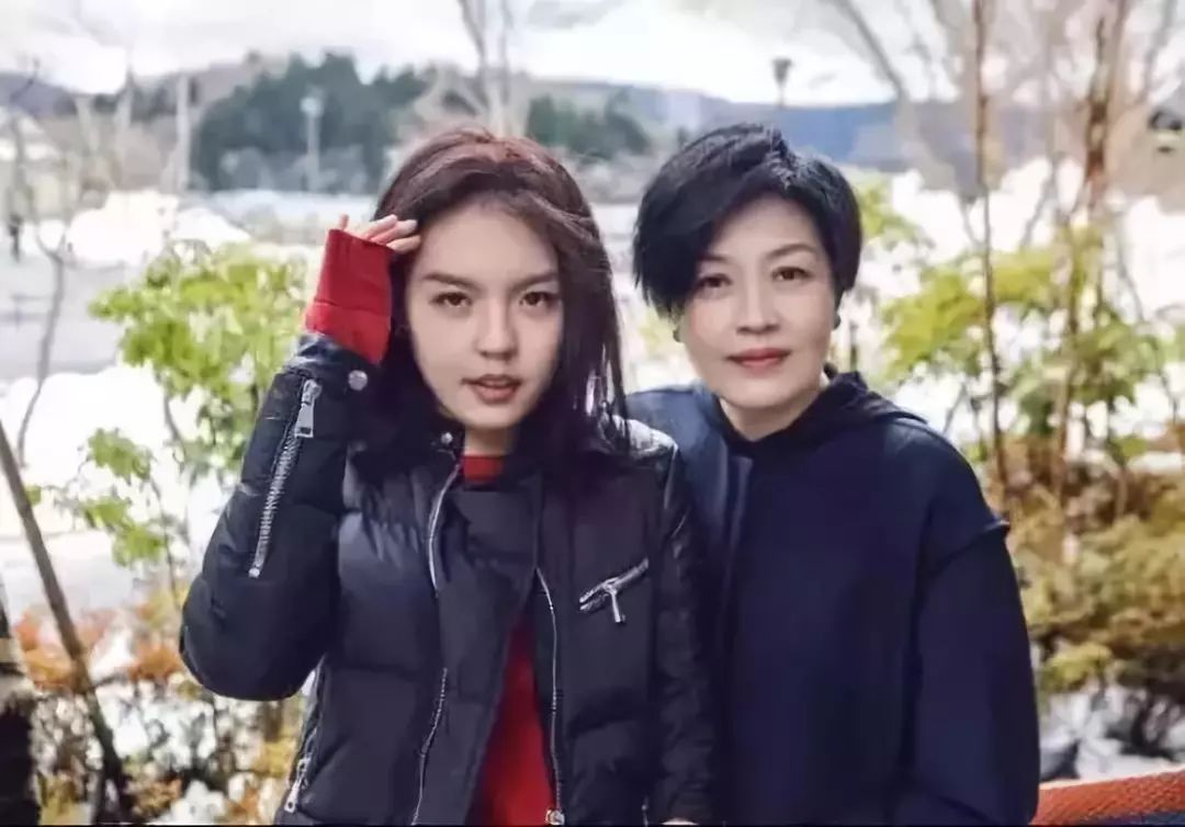 肖思远和那个女孩,一段跨越时空的情感故事,跨越时空的情感传奇,肖思远与女孩的动人故事