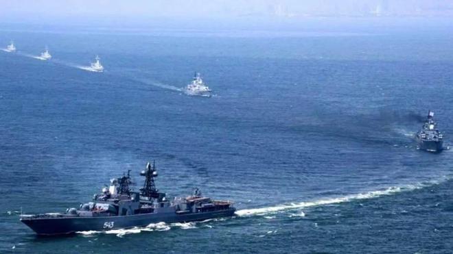 俄海军老航母摆字表决心,历史与未来的交汇点,俄海军老航母摆字彰显决心,历史交汇点上展现决心与未来展望