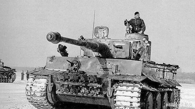 虎式重坦的装甲厚度及其影响,虎式重坦装甲厚度揭秘,对战场影响深远