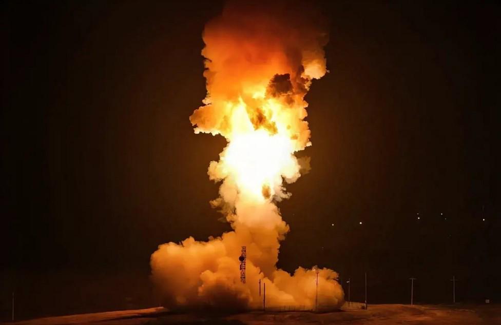 爆炸的火箭，探索太空的力量之源，爆炸火箭，太空探索的力量之源