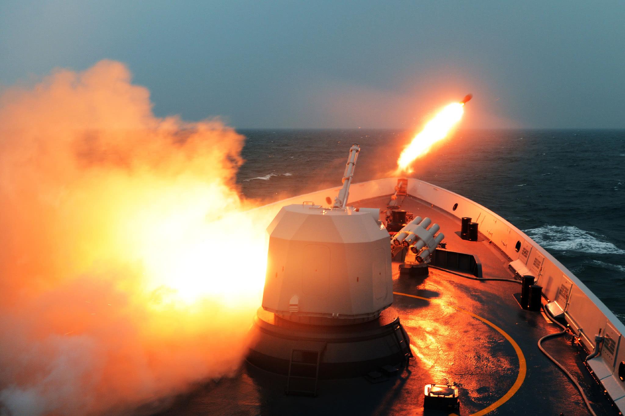 反潜火箭深弹，现代海战中的潜射利器，反潜火箭深弹，现代海战潜射利器的先锋