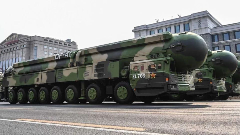 东风27实弹疑似首次曝光,揭示中国军事技术的崭新篇章,东风27实弹疑似首次曝光,中国军事技术迈入新纪元