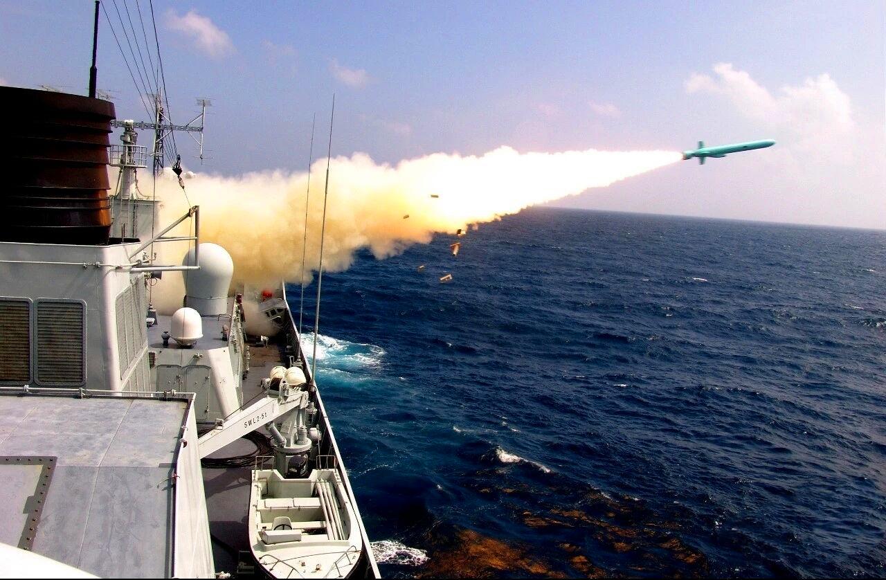 关于中国海军第二批次新型导弹护卫舰052C的研究与探讨,中国海军第二批次新型导弹护卫舰052C深度探讨与研究