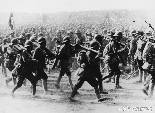 朱日和万人奔跑的大场面,激情澎湃的力量与荣耀时刻,朱日和万人奔跑,力量与荣耀的激情时刻