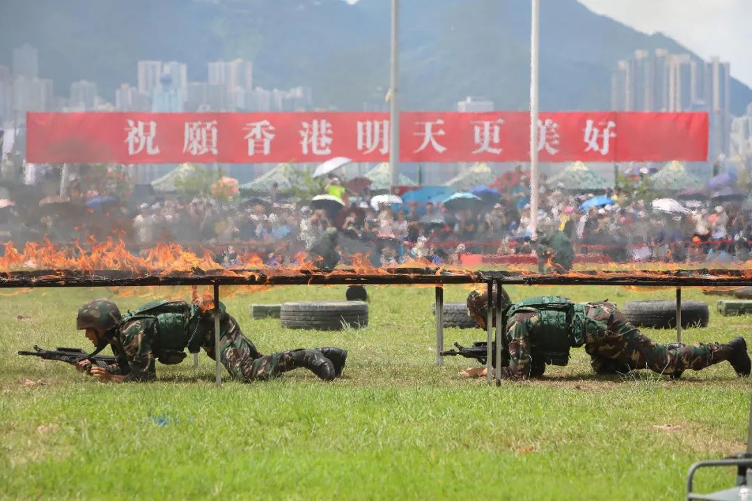 解放军在香港的表演视频，展现军威与文化的双重魅力，解放军香港表演视频展现军威与文化双重风采