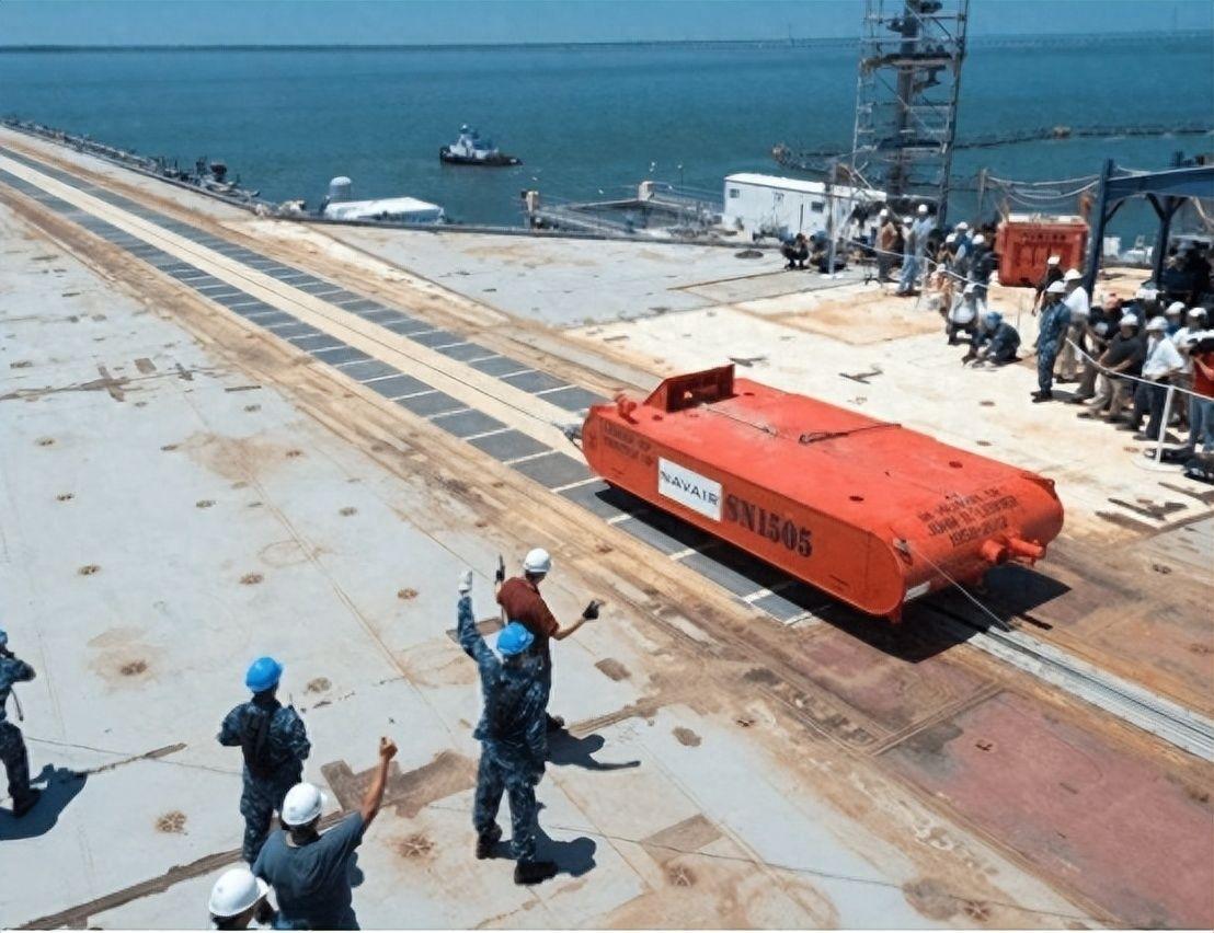 专家解读福建舰，中国海军新时代的里程碑，专家深度解读福建舰，中国海军迈入新时代的里程碑