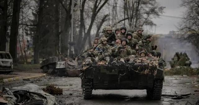 俄罗斯宣布扩军，全球视角下的战略考量与影响分析，俄罗斯扩军决策，全球战略视角下的影响与考量分析