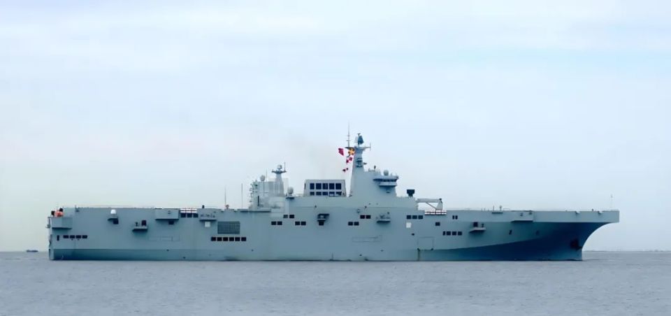 探索中国海军新力量，075型两栖攻击舰江西舰，中国海军新力量揭秘，075型两栖攻击舰江西舰探索