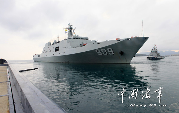 井冈山999登陆舰舱段，辛勤劳动的累与荣耀，井冈山999登陆舰舱段，劳动之累与荣耀的交织
