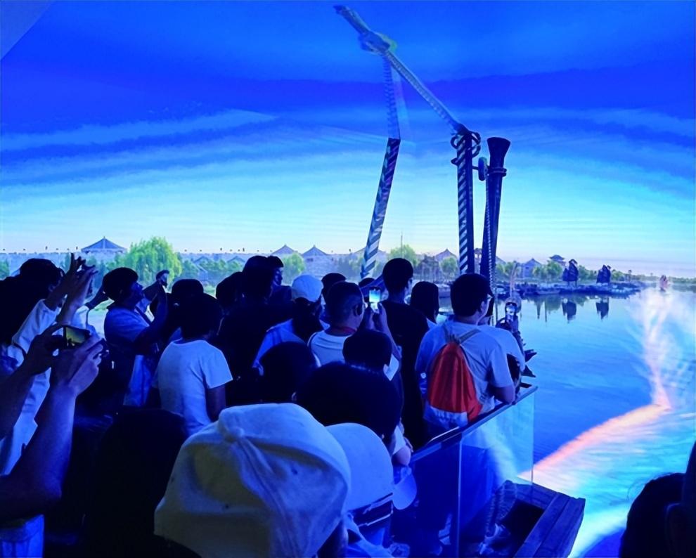 辽宁舰与山东舰，排水量的对比与解析，辽宁舰与山东舰排水量对比解析